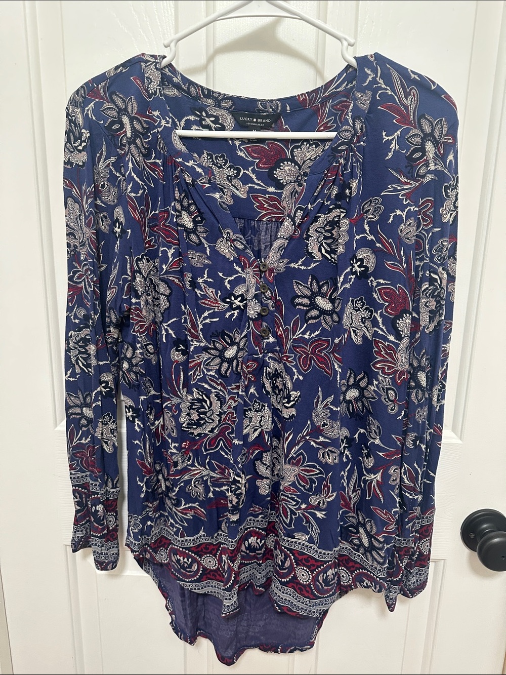 0233 Lucky Brand Blue Floral Button-Front Top size medium